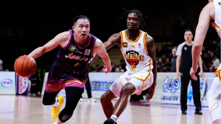 Players of Shenzhen and Zhejiang in action during a CBA match in Shaoxing, China, December 31, 2024. /CBA