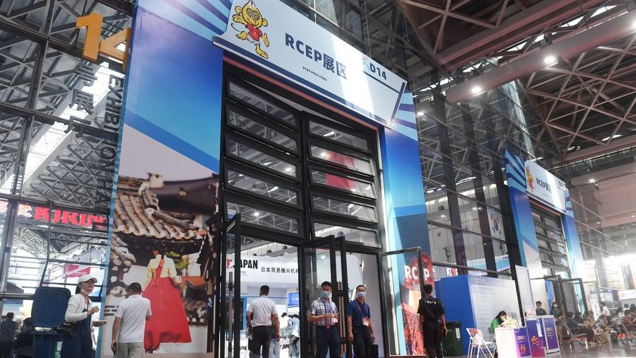 People visit the RCEP pavilions during the 19th China-ASEAN Expo in Nanning, south China's Guangxi Zhuang Autonomous Region, September 18, 2022. /Xinhua