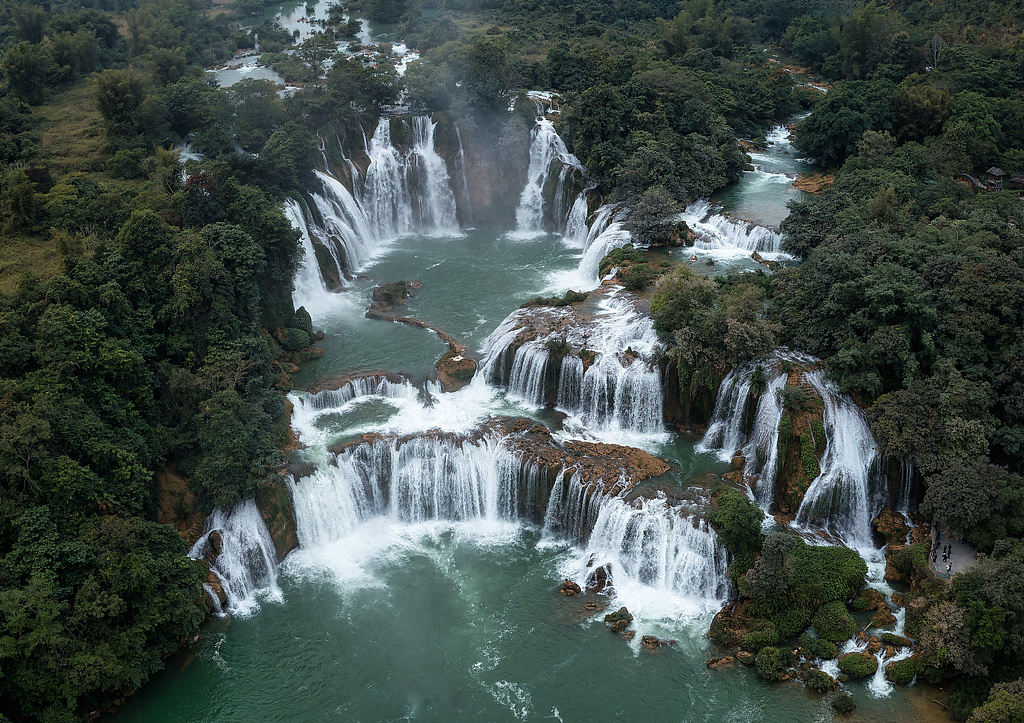 Foto menunjukkan Air Terjun Detian di Daerah Otonomi Guangxi Zhuang, 9 Desember 2024. /CFP