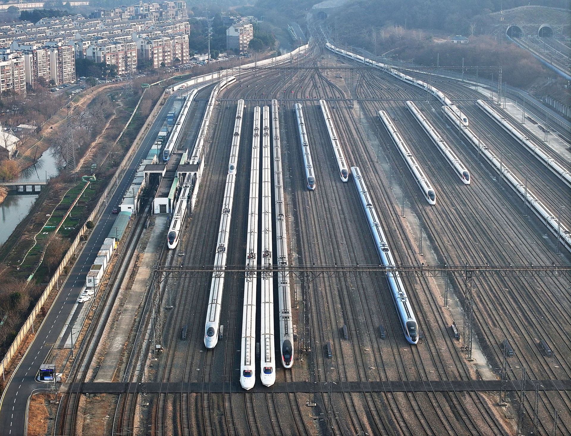 High-speed trains are seen at Nanjing South Station, east China's Jiangsu Province, January 4, 2025. /CFP