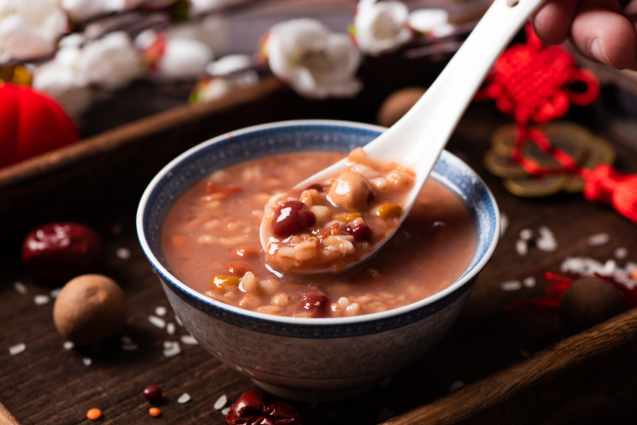 Eating Laba porridge is a beloved tradition in China during the Laba Festival. /CFP