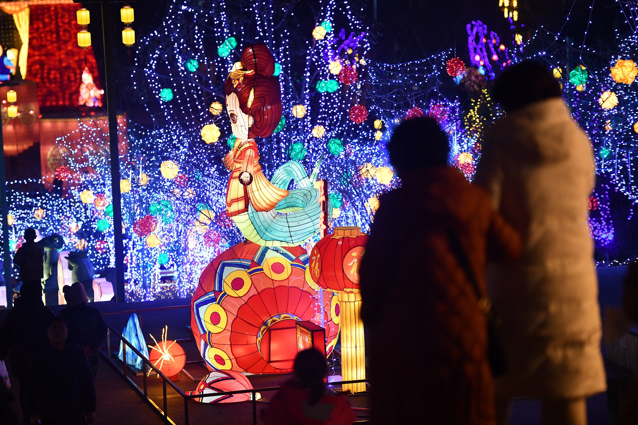 People visit the annual lantern fair in Langzhong, Sichuan Province on January 6, 2025. /CFP 