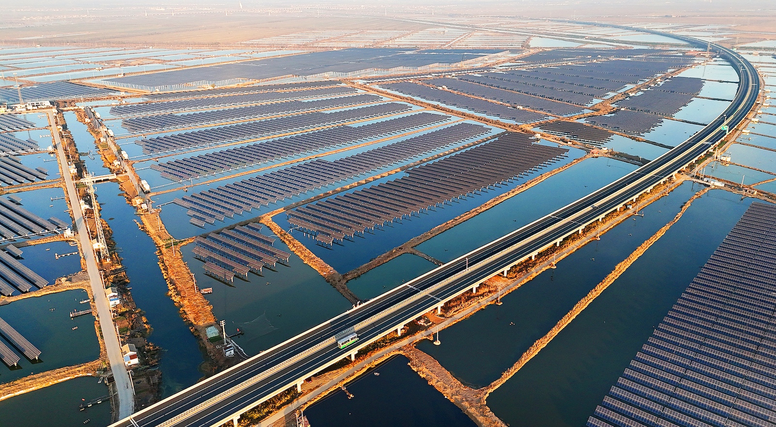 The photovoltaic power generation project in Lianyungang City, Jiangsu Province, east China, December 14, 2024. /CFP