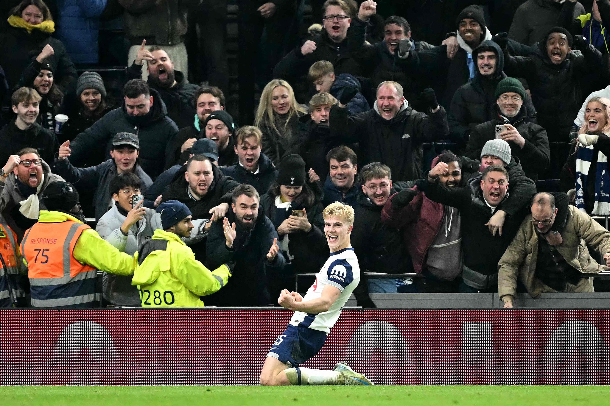 Lucas Bergvall of Tottenham Hotspur celebrates after scoring a goal in the first-leg game of the English League Cup semifinals against Liverpool at the Tottenham Hotspur Stadium in London, England, January 8, 2025. /CFP