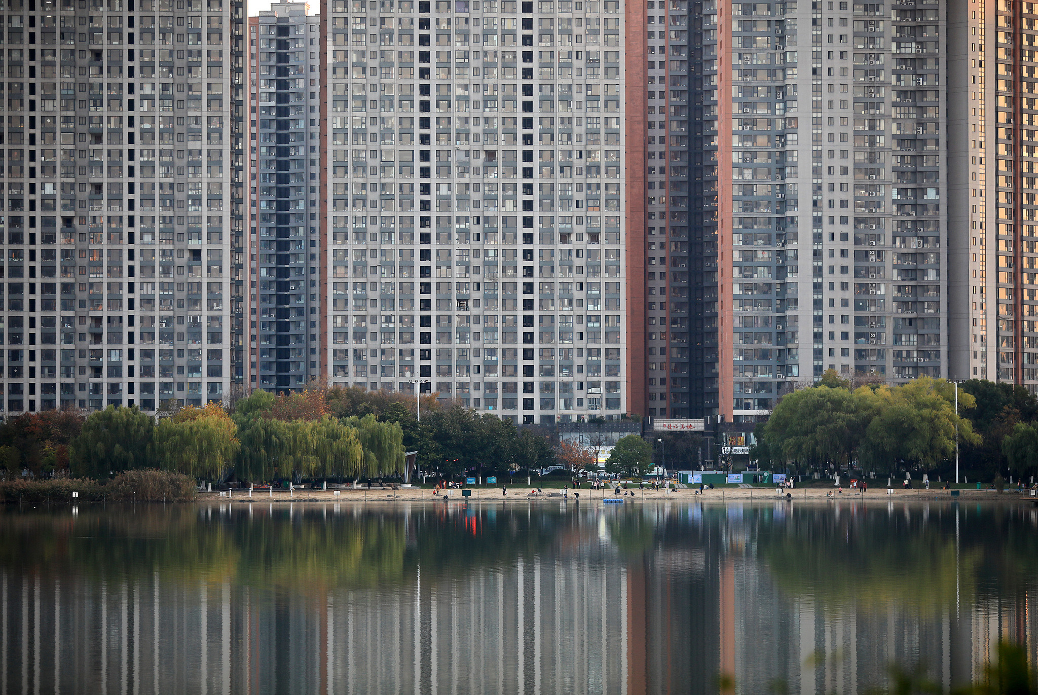 Buildings along the Grand Canal in Huai'an, east China's Jiangsu Province, December 18, 2024. /CFP