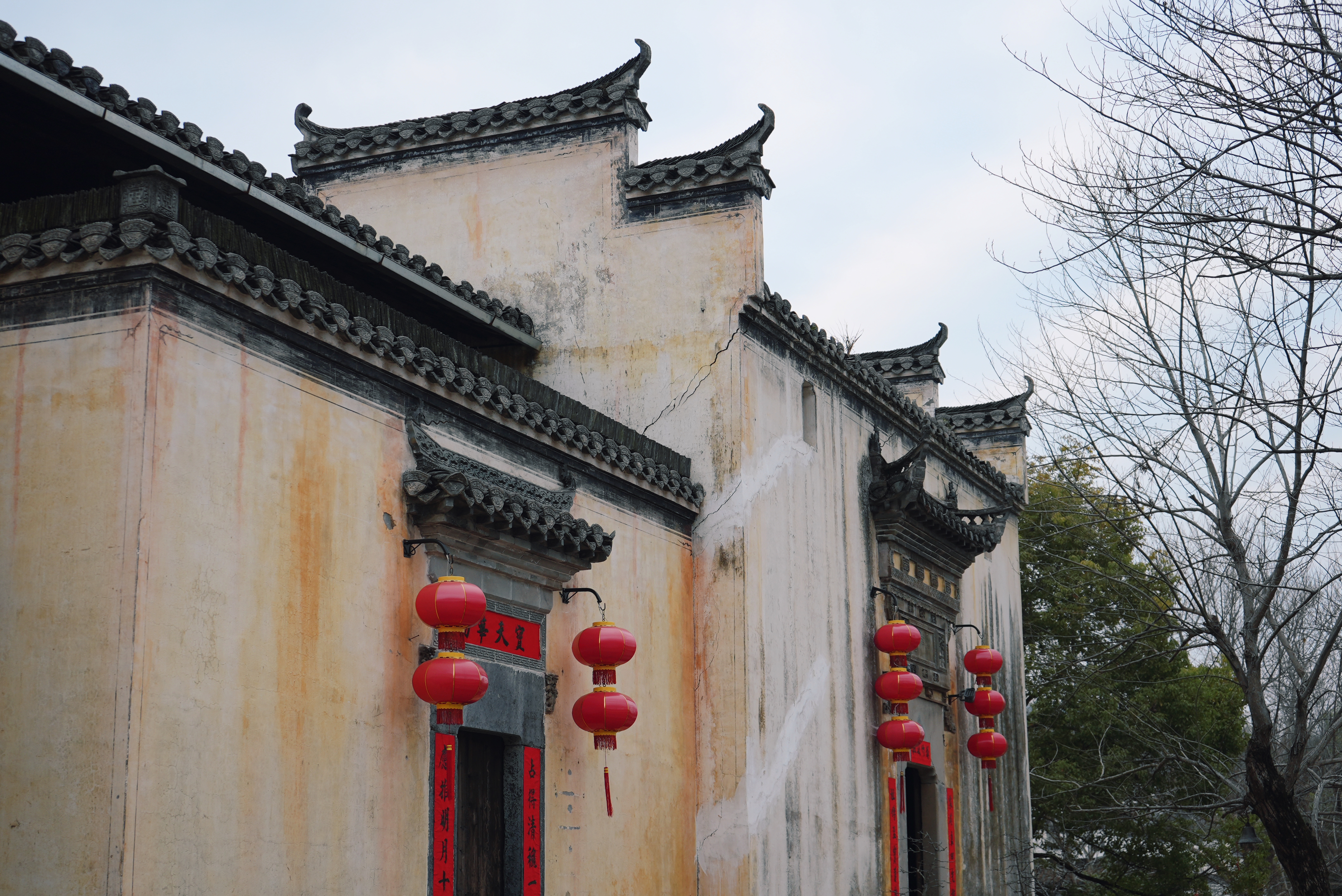 Traditional Anhui-style architecture in Chengkan, December 30, 2024. /CGTN