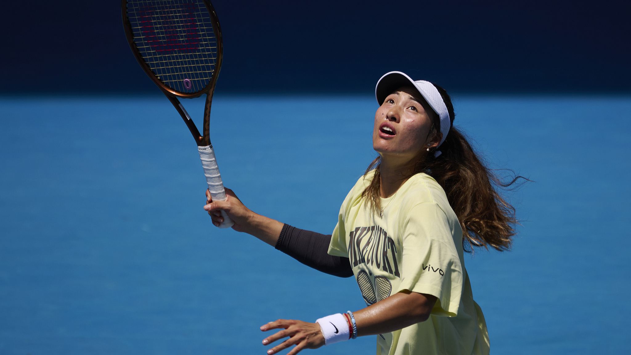 China's Zheng Qinwen practices ahead of the Australian Open in Melbourne, Australia, January 10, 2024. /CFP