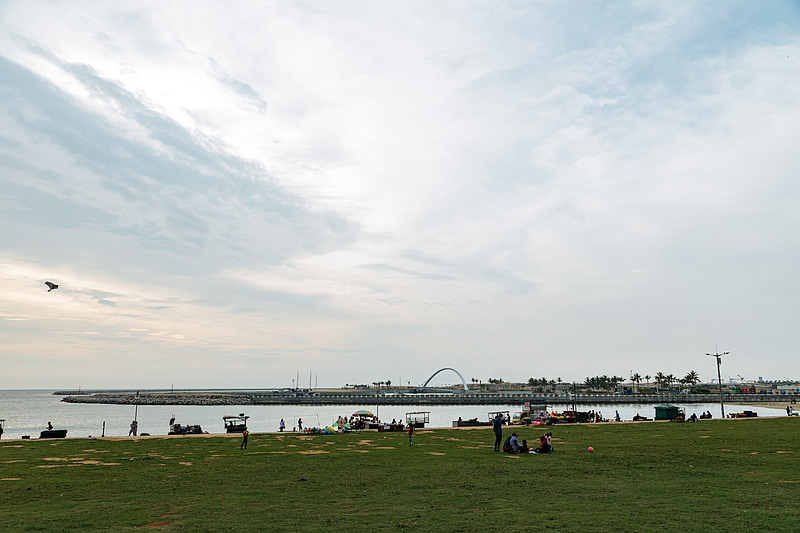 A view of Galle Face Green urban park and Colombo Port City in Colombo, Sri Lanka, December 14, 2022. /CFP