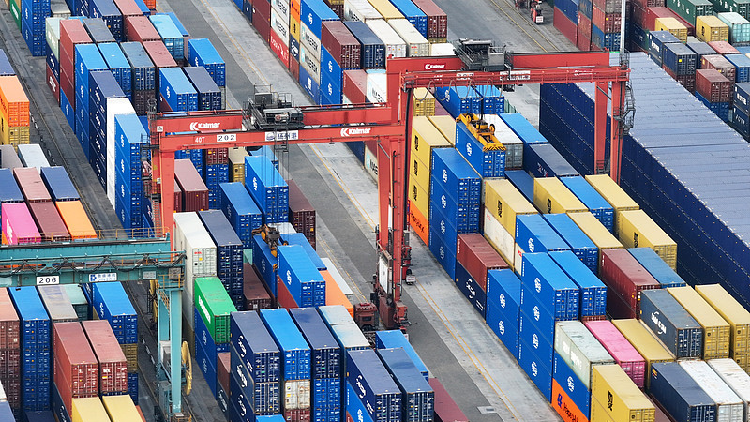 China's international trade increases by 5% in 2024