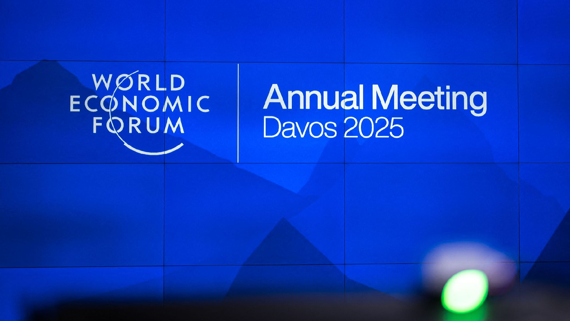 WEF Identifies Conflict, Climate, and Misinformation as Top Global Risks for 2025