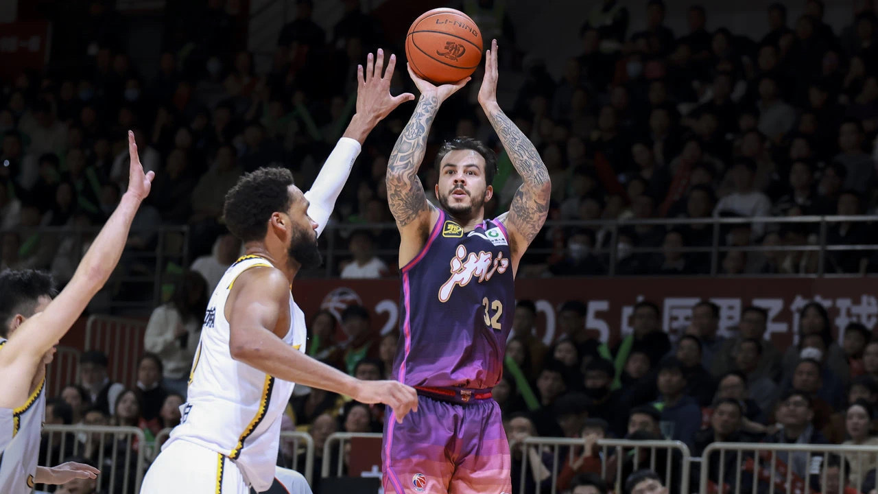 Zhejiang beats CBA champion Liaoning on Gabe York's impressive evening ...