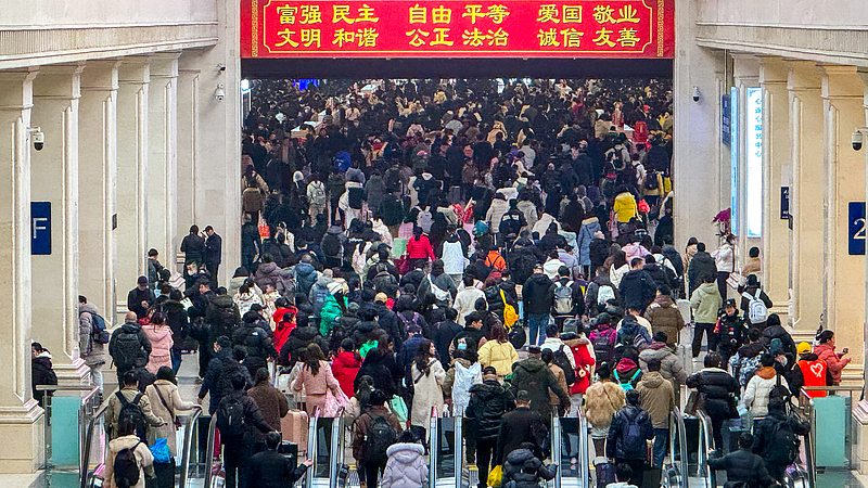 Day 11 of Spring Festival travel rush to see over 270 million trips CGTN