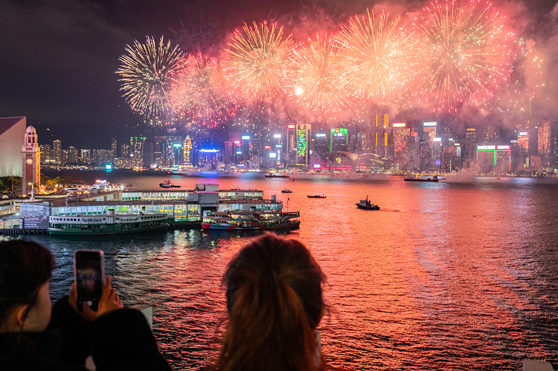 Hong Kong marks Chinese New Year with dazzling fireworks display CGTN