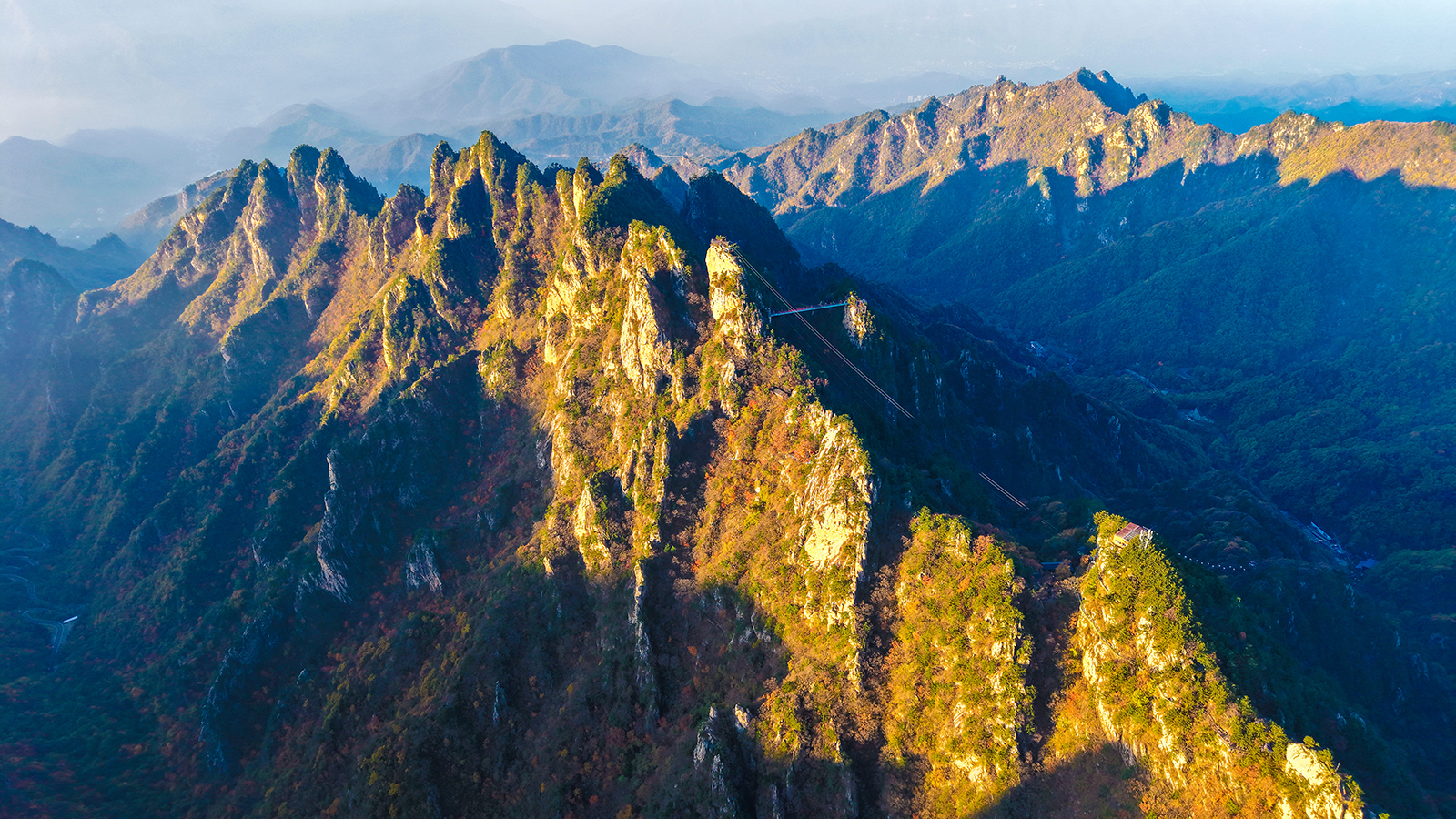 A view of the Laojieling scenic spot in Xixia County, Henan Province /IC
