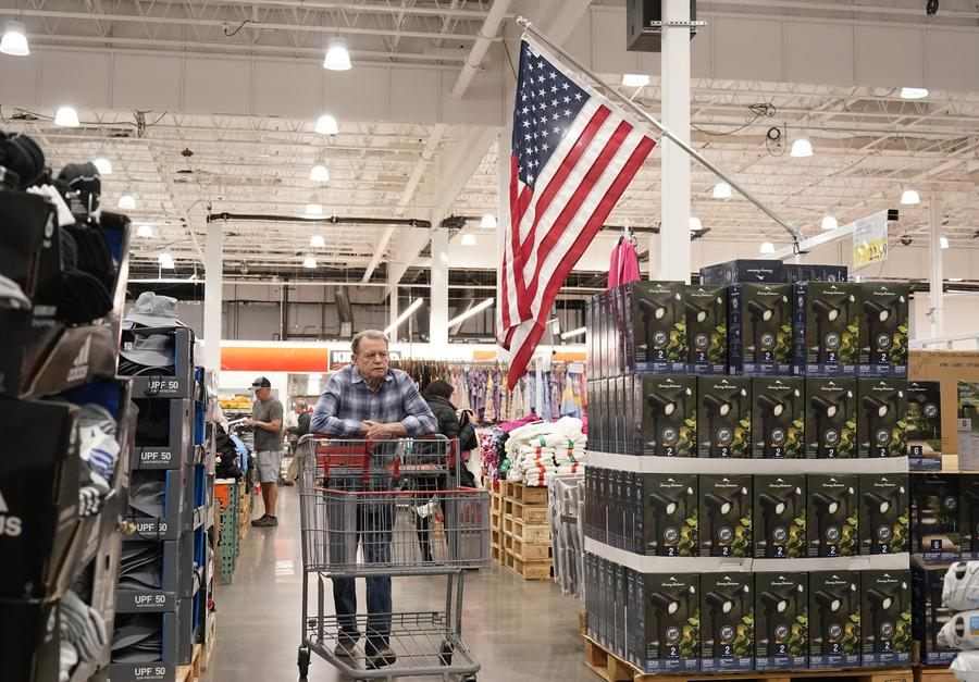 Customers at a supermarket in Foster City, California, the United States, May 15, 2024. /Xinhua