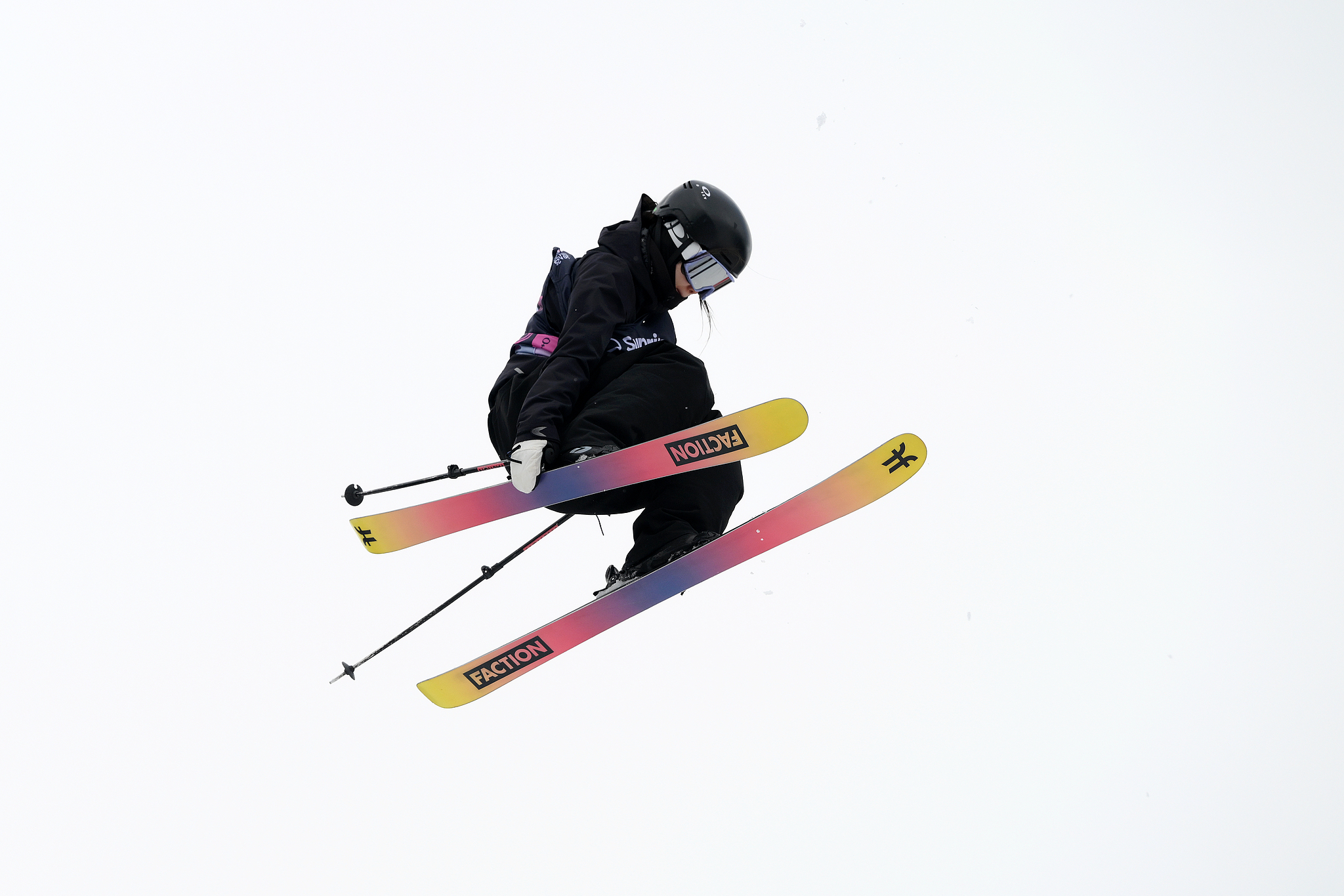 Liu Mengting of China competes in the women's big air freeski event at the International Ski and Snowboard Federation (FIS) Freestyle Ski and Snowboarding World Championships in the Engadin region, Switzerland, March 26, 2025. /VCG
