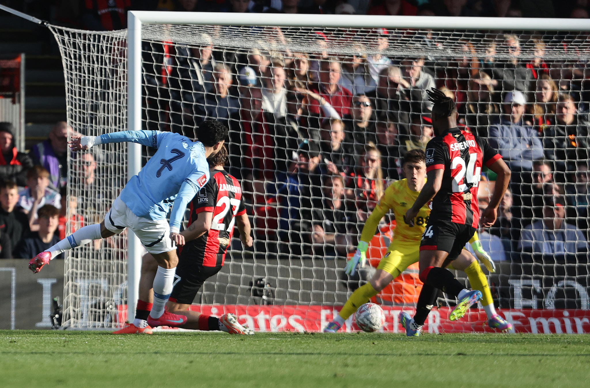 Omar Marmoush (#7) of Manchester City scores a goal against Bournemouth in the FA Cup semifinals at Vitality Stadium in Bournemouth, England, March 30, 2025. /VCG