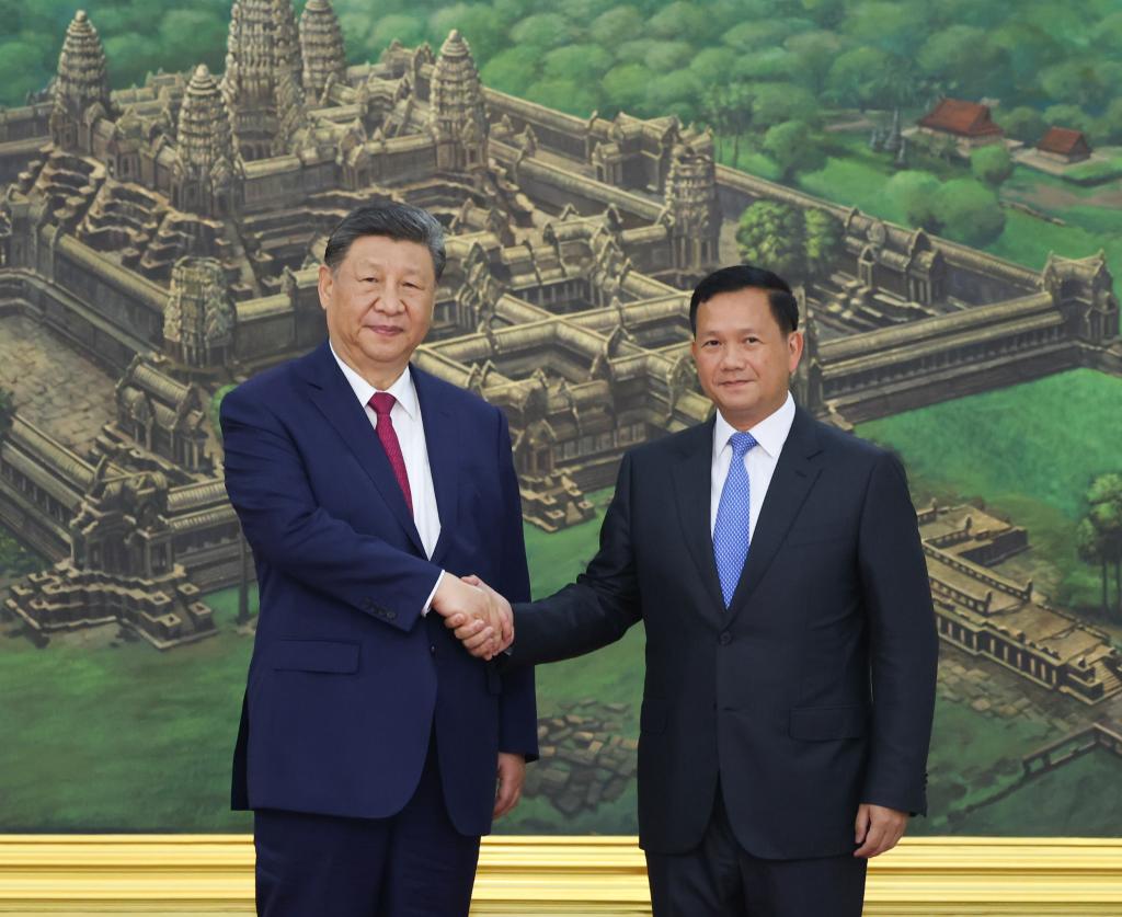Chinese President Xi Jinping holds talks with Cambodian Prime Minister Hun Manet at the Peace Palace in Phnom Penh, Cambodia, April 17, 2025. /Xinhua