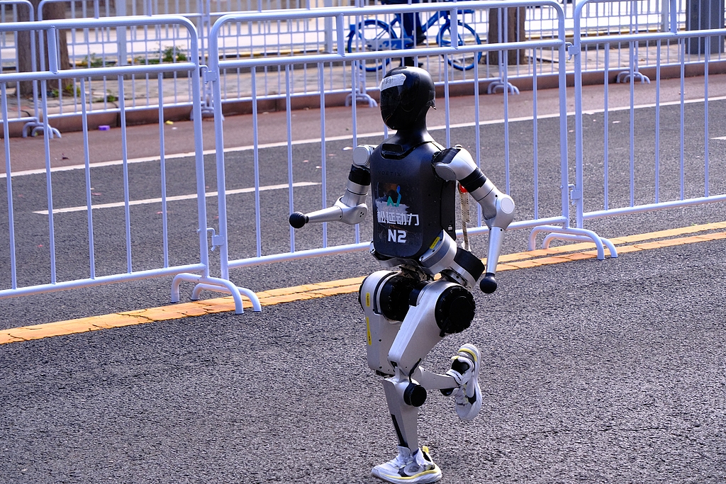 The world's first humanoid robot half-marathon kicks off in Beijing, April 18, 2025. /VCG