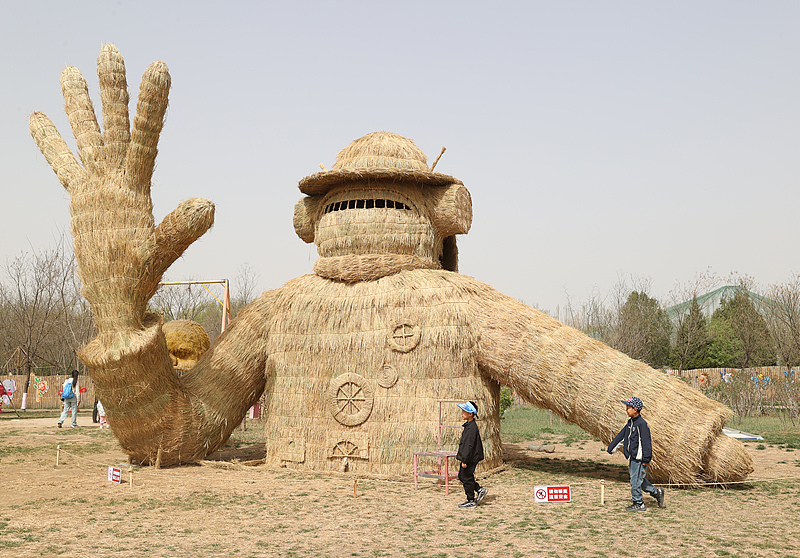 A scarecrow is seen on display at the International Scarecrow Art Festival in Yinchuan City, Ningxia Hui Autonomous Region, April 19, 2025. /VCG