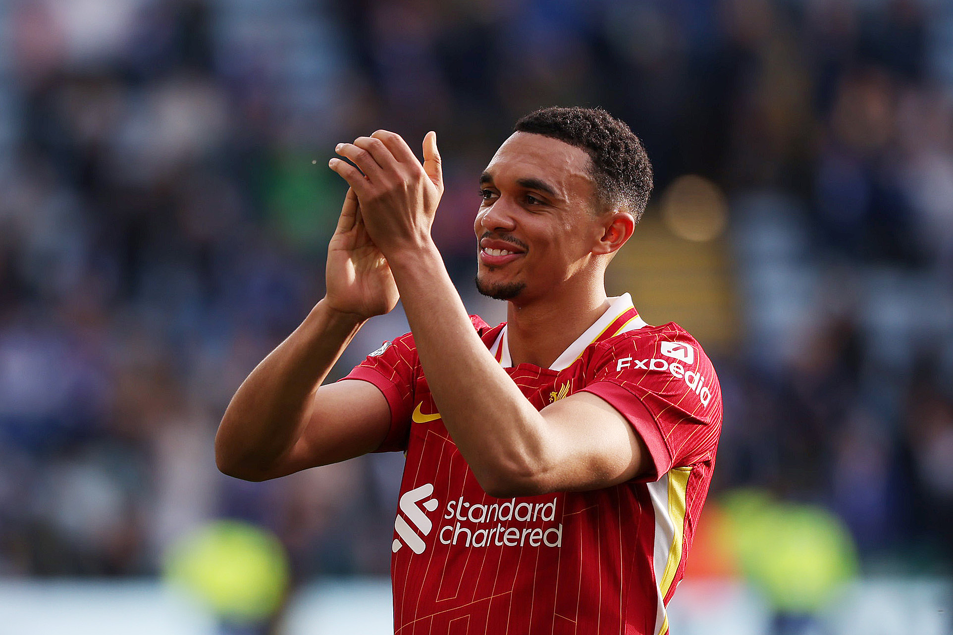 Trent Alexander-Arnold of Liverpool celebrates 1-0 win in the Premier League game against Leicester City at King Power Stadium in Leicester, England, April 20, 2025. /VCG