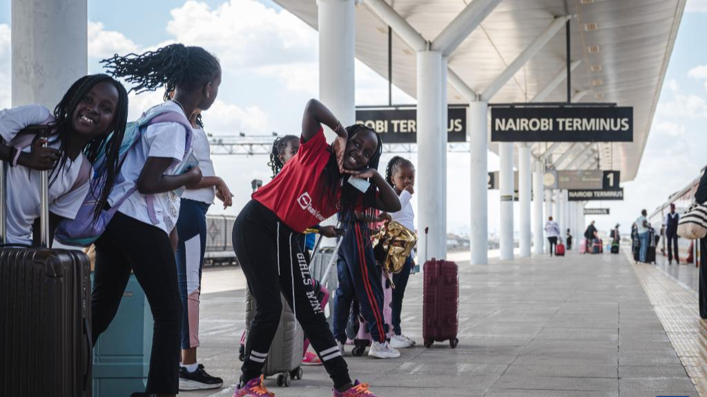 Children wait to board a train at the Nairobi Station of the Mombasa-Nairobi Railway in Nairobi, Kenya, October 6, 2023. /Xinhua