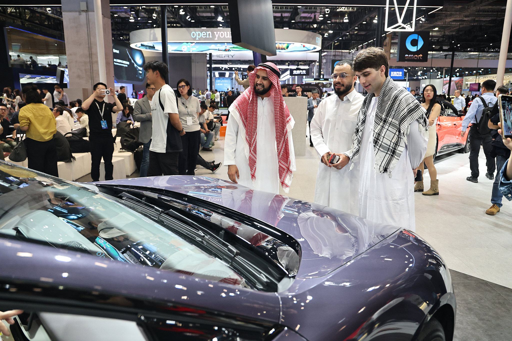 Tourists visit the Shanghai International Automobile Industry Exhibition in Shanghai, east China, April 23, 2025. /CFP