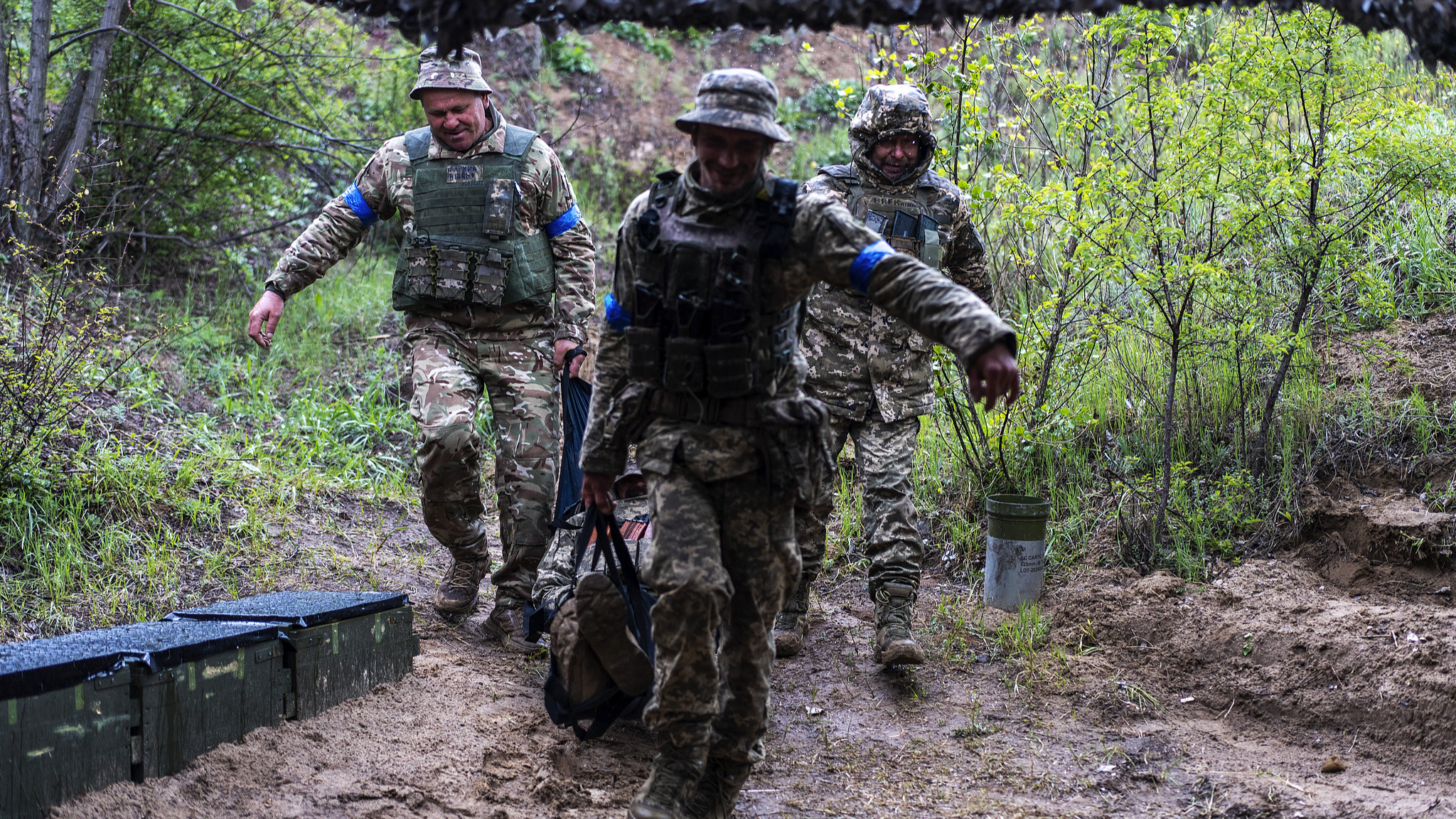 Ukrainian soldiers undergo military training in Donetsk, May 12, 2025. /VCG