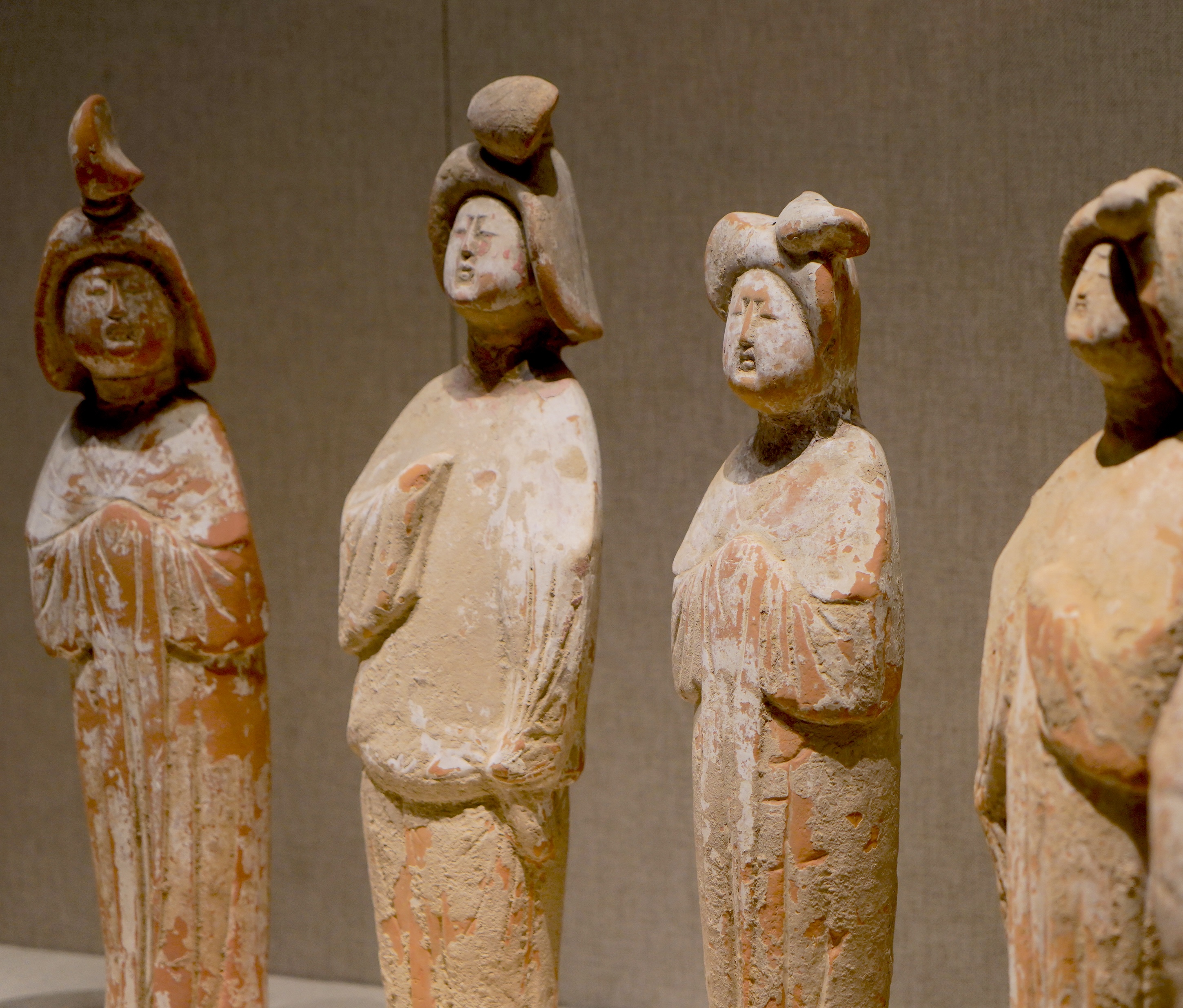 Red pottery female figurines from the collection of the Henan Museum /CGTN