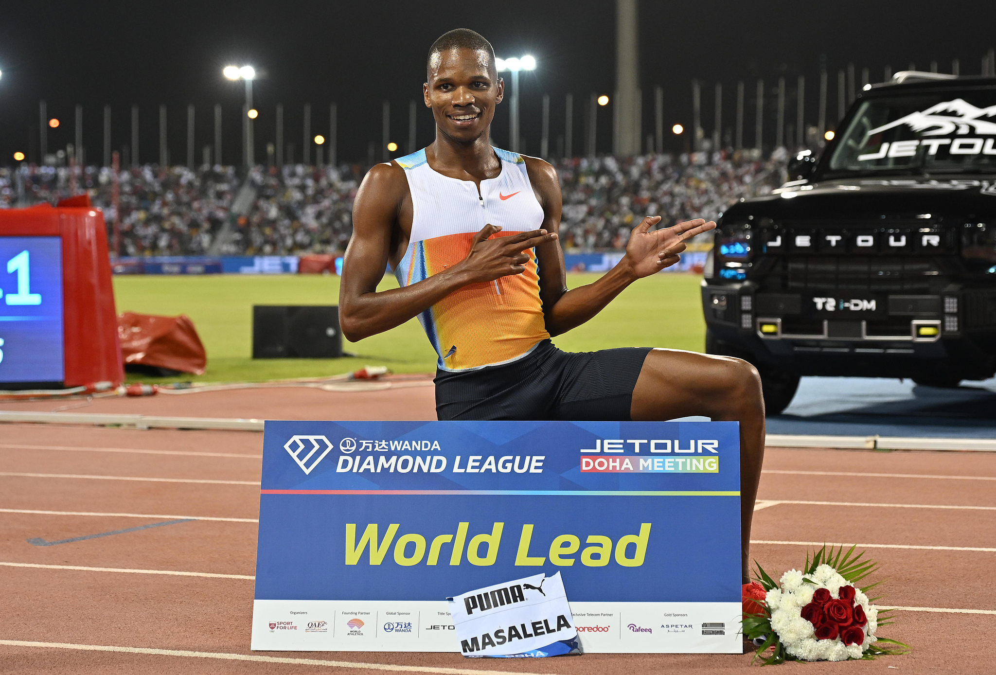 Tshepiso Masalela of Botswana celebrates after winning the men's 800m at the IAAF Diamond League competition at the Suheim Bin Hamad Stadium in Doha, Qatar, May 16, 2025. /VCG