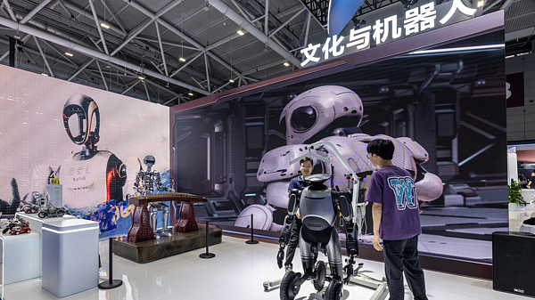 AI exhibition area debuts at China's cultural industries fair