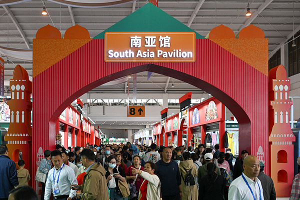 People seen at the South Asia pavilion at the 9th China-South Asia Expo held in Kunming, capital of southwest China's Yunnan Province, June 22, 2025. /VCG