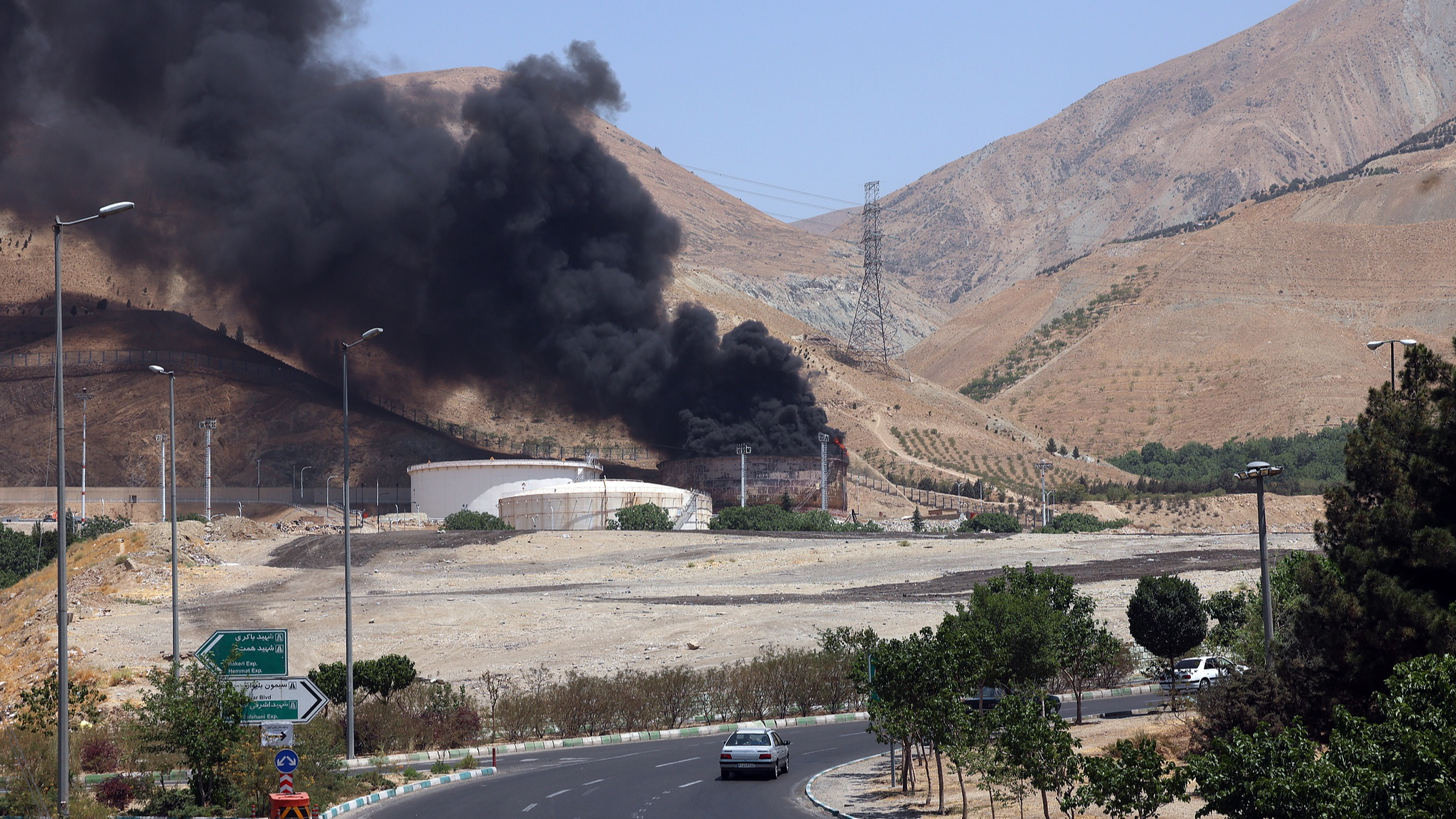 Thick smoke seen emerging from an oil installation that came under attack in the northwest of Tehran, Iran, June 16, 2025. /VCG
