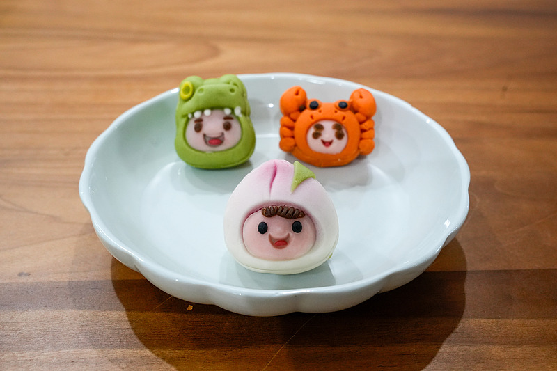 Suzhou pastries are displayed at a local shop in Suzhou, Jiangsu Province on June 29, 2025. /VCG