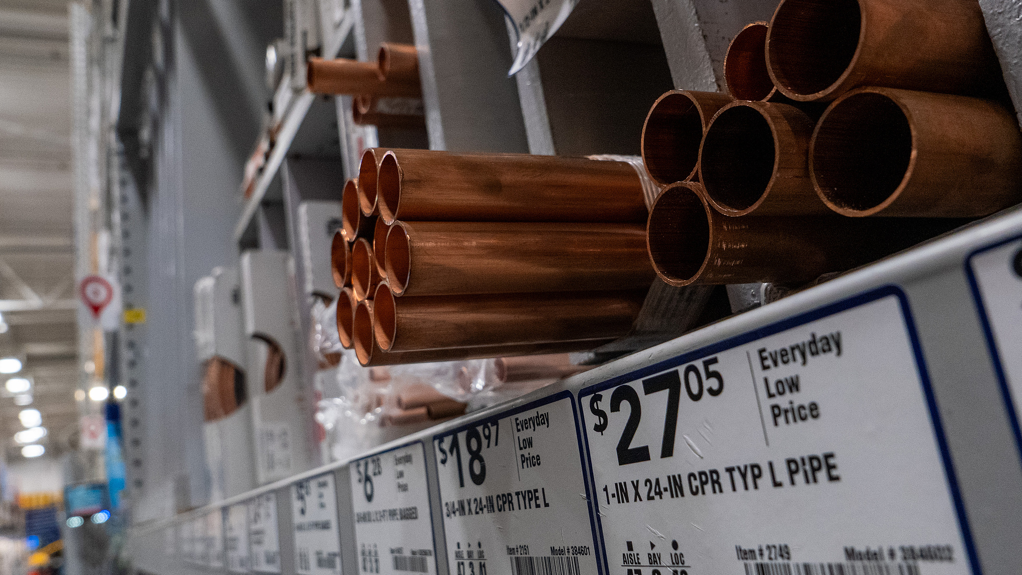 Copper pipes are displayed in a home rebuilding store in New York City, U.S., July 9, 2025. /VCG