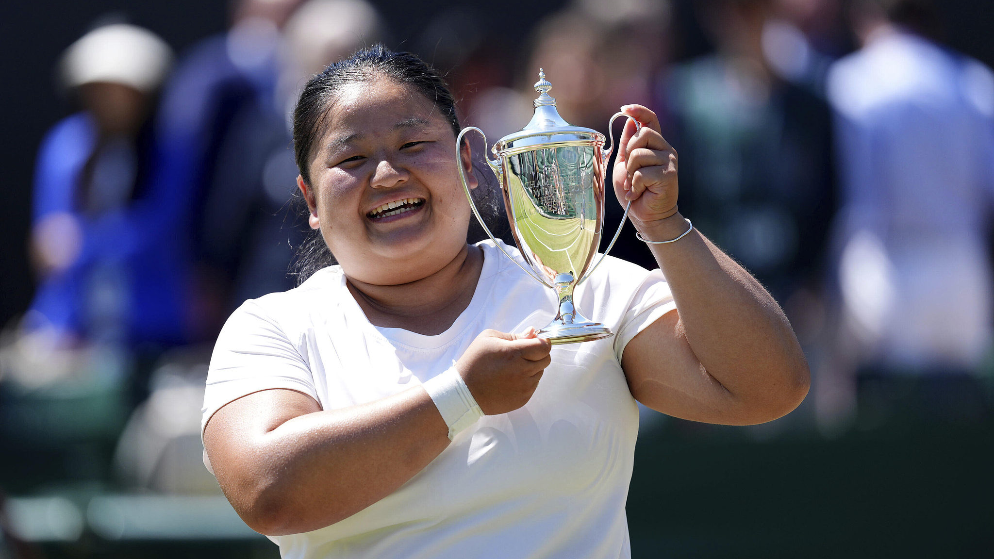 Wang Ziying wins women's singles wheelchair title at Wimbledon