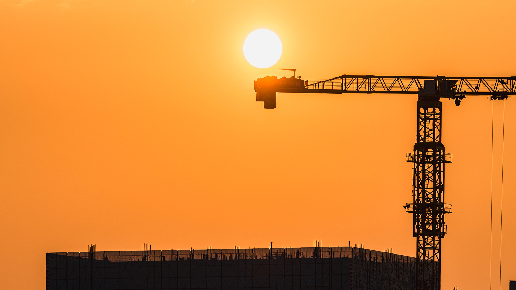 Two metropolises in SW China issue heat alerts