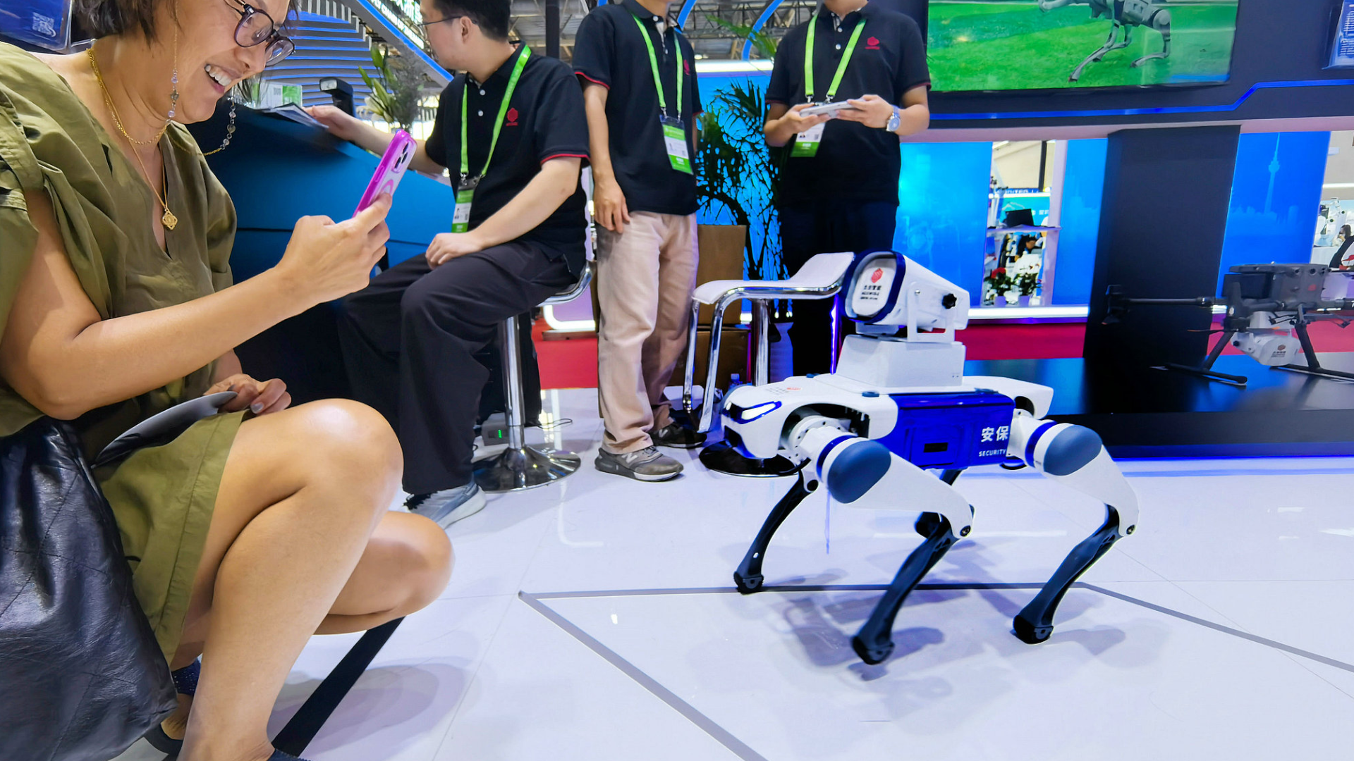 Robots take over at 2025 China International Supply Chain Expo