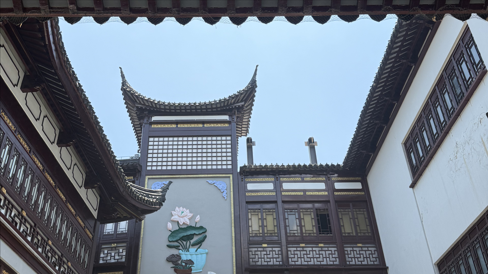 Yuyuan Market in Shanghai, China. /Zaruhi Poghosyan