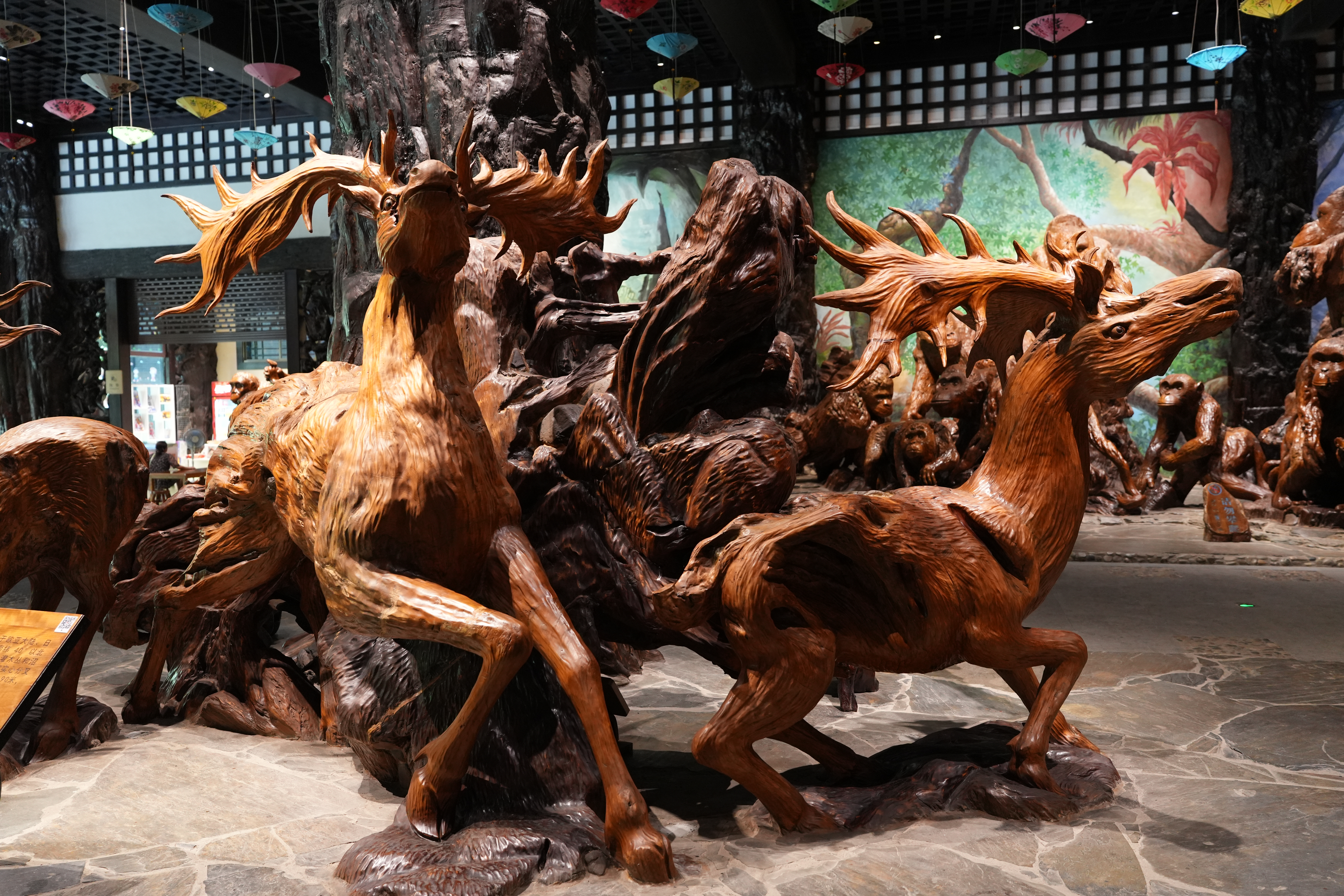 Zhejiang's root carving masters turn discarded roots into treasures