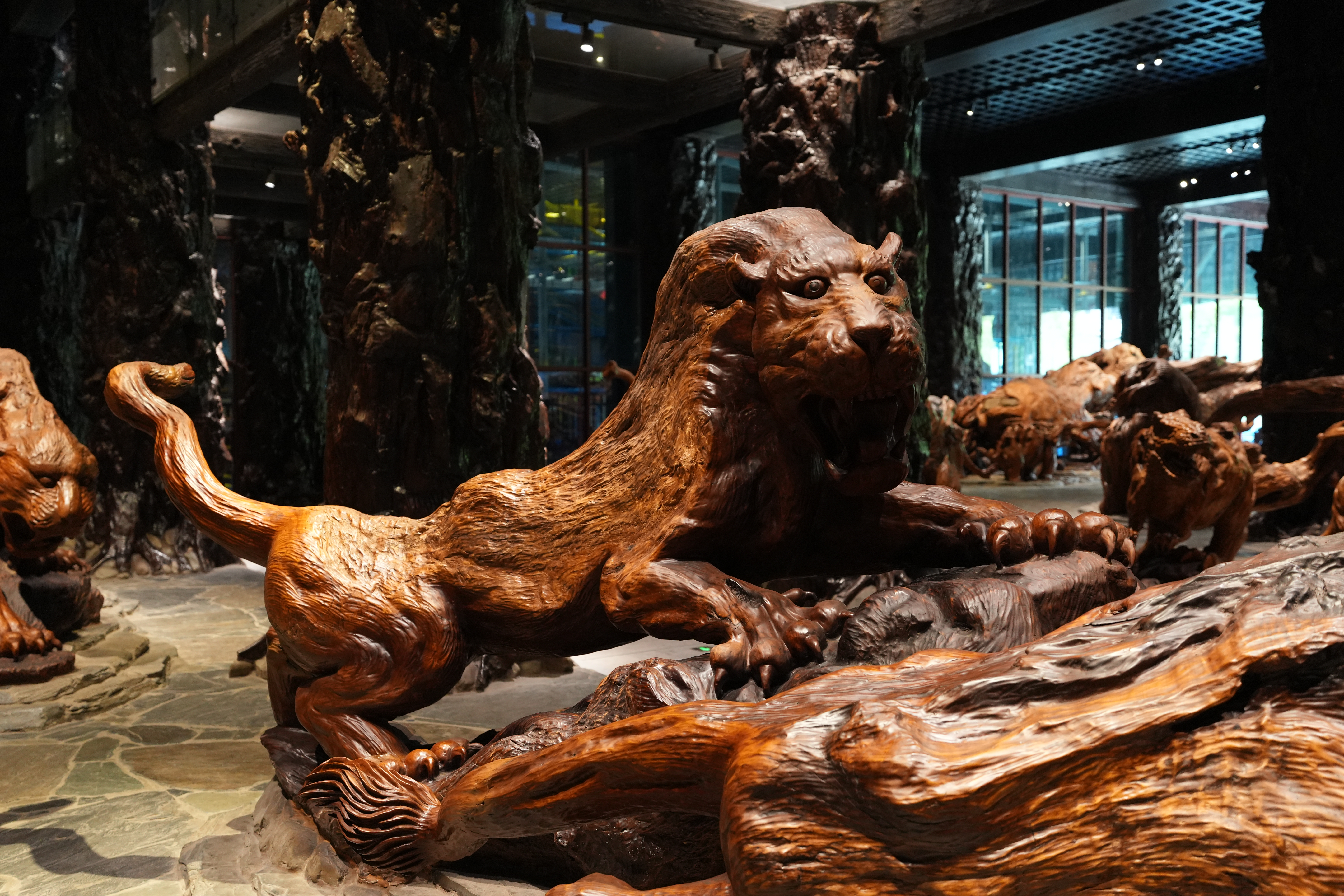 Zhejiang's root carving masters turn discarded roots into treasures