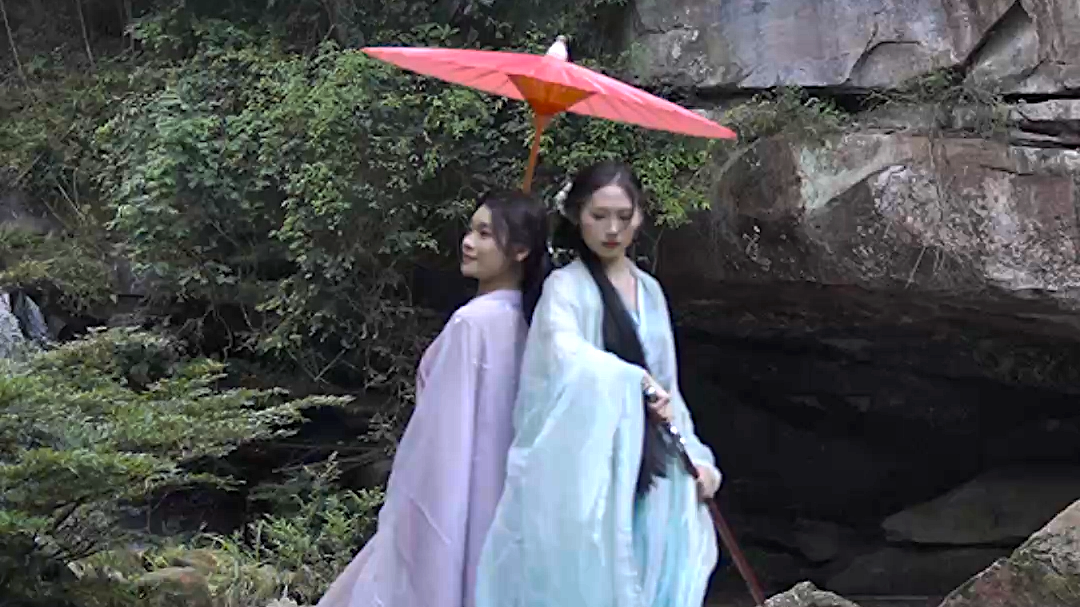 When the sword meets the oil-paper umbrella