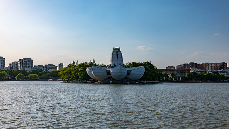 Live: Explore Donghu Lake in east China's Zhejiang Province