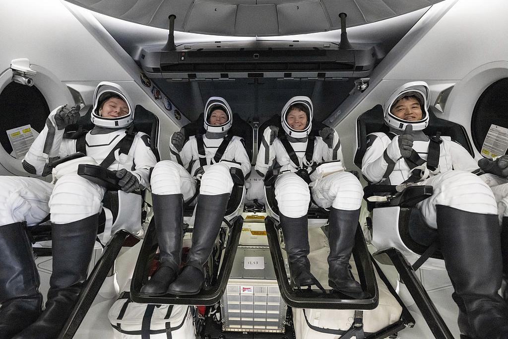 From left: Roscosmos cosmonaut Kirill Peskov, NASA astronauts Nichole Ayers, Anne McClain, and Japan Aerospace Exploration Agency astronaut Takuya Onishi inside the SpaceX Dragon Endurance spacecraft aboard the SpaceX recovery ship shortly after having landed in the Pacific Ocean off the coast of San Diego, California, August 9, 2025. /VCG