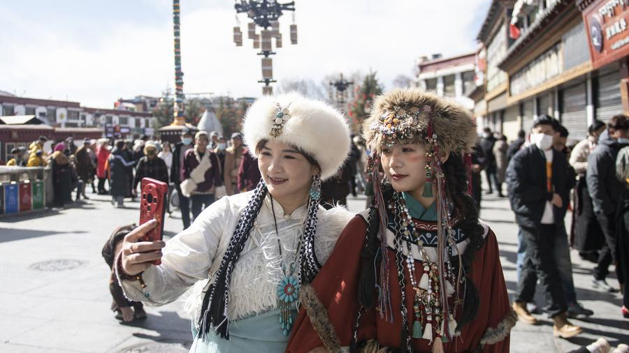 The happy lives of Xizang's people are the greatest human right