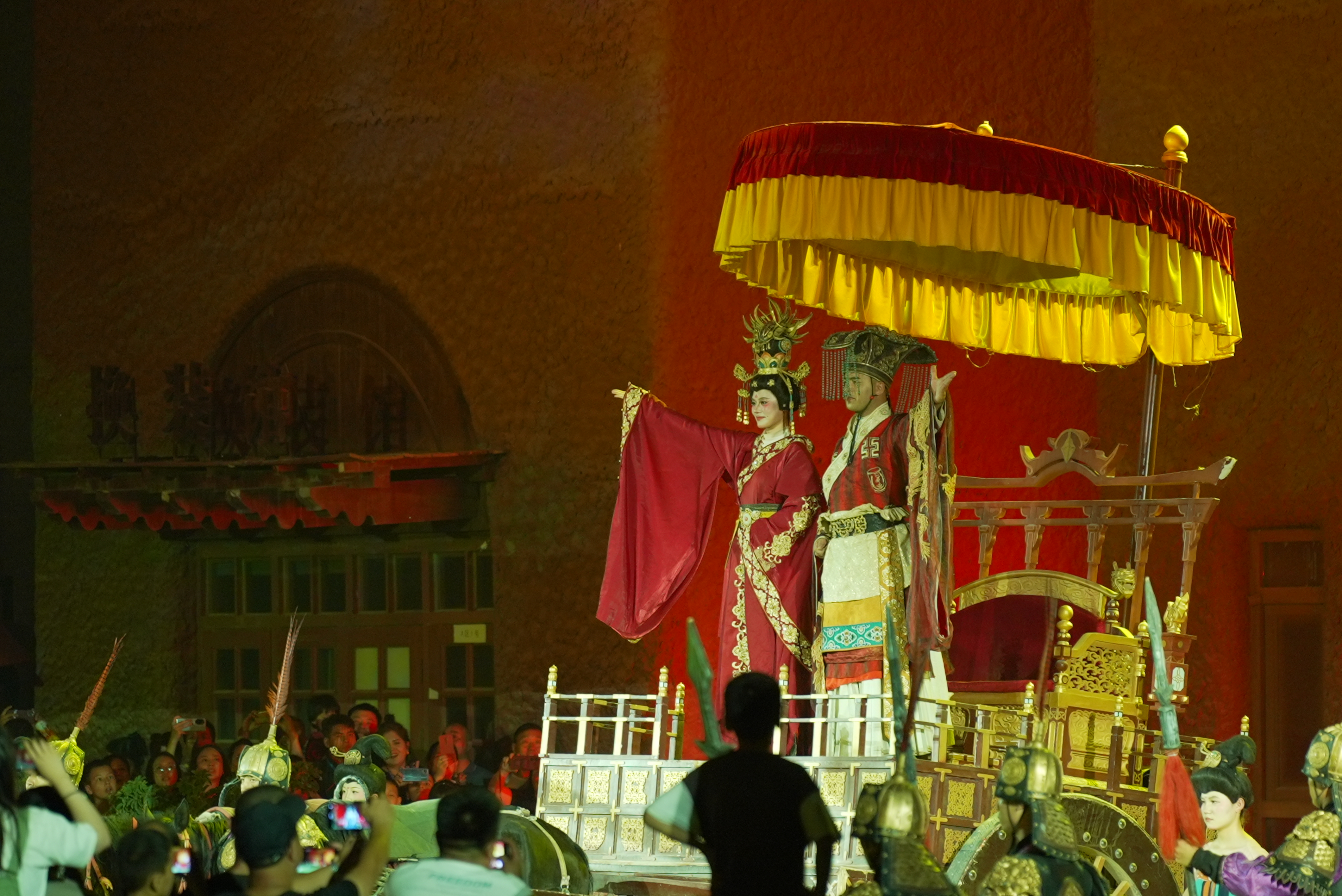 A real-life performance at Yotkan Ancient City brings to life the historical chapters of the Silk Road. 