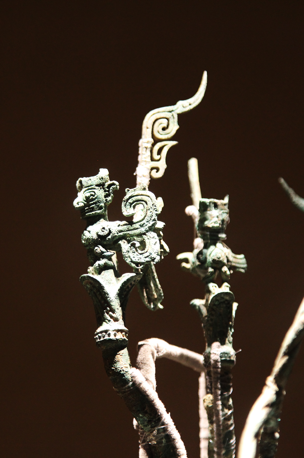 This photo shows some of the finer details of the No. 3 Sacred Tree on display at the Sanxingdui Museum in Sichuan Province. /CGTN