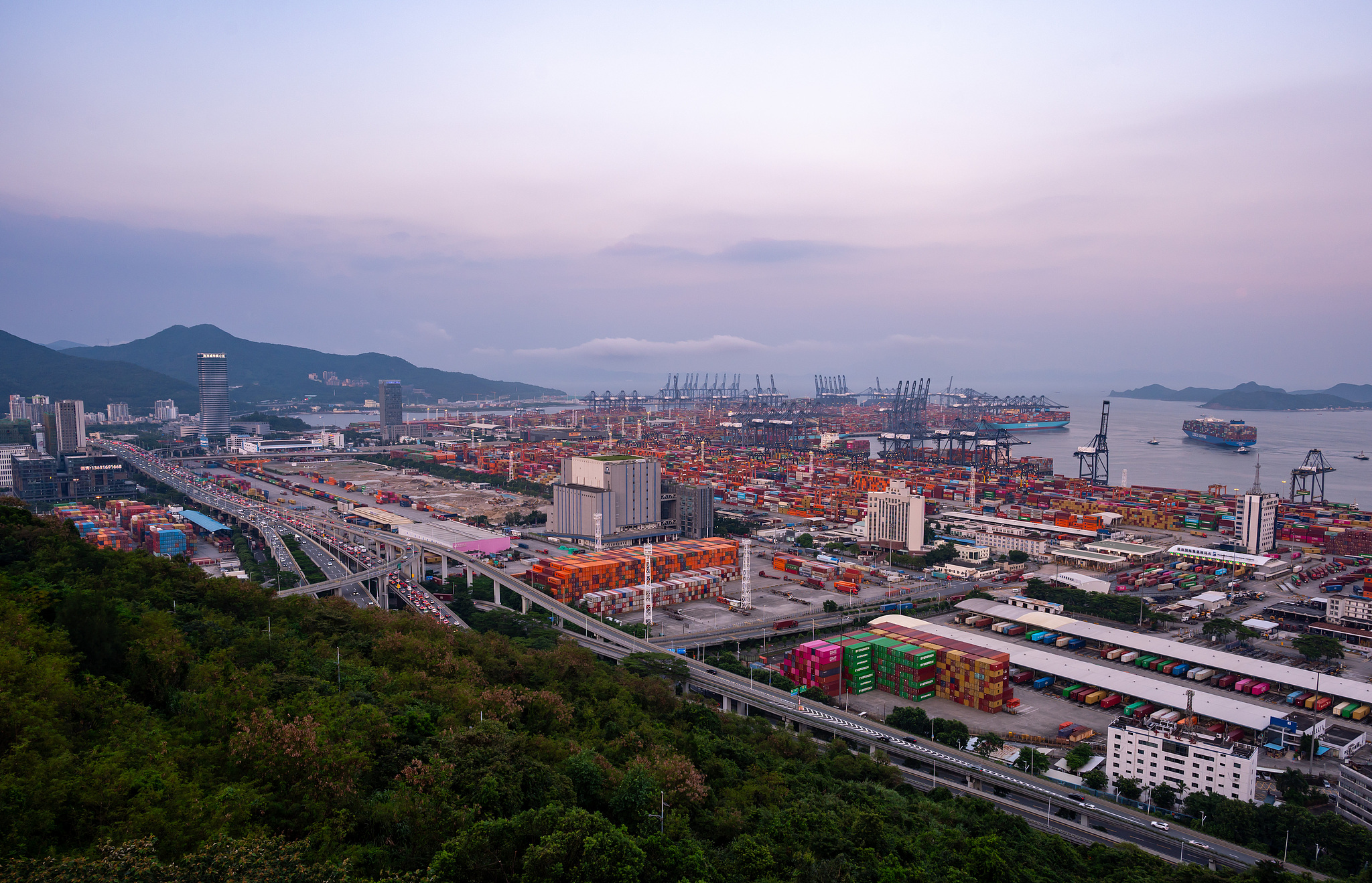 An evening view of Yantian Port in Shenzhen, China's Guangdong Province, August 8, 2025. /VCG