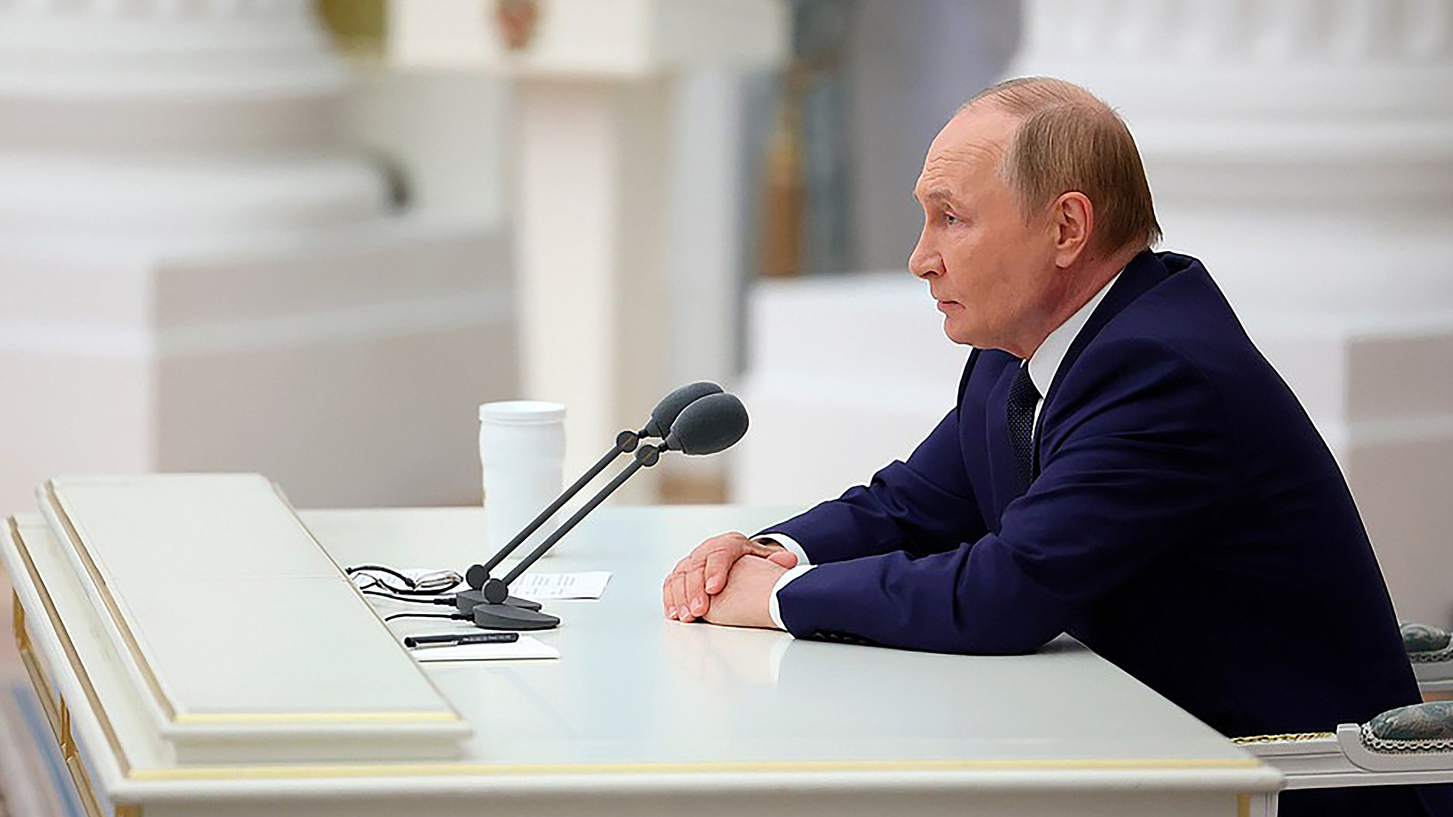 Russian President Vladimir Putin holds a meeting with government officials and military leaders at his residence in Moscow, Russia, August 14, 2025. /VCG