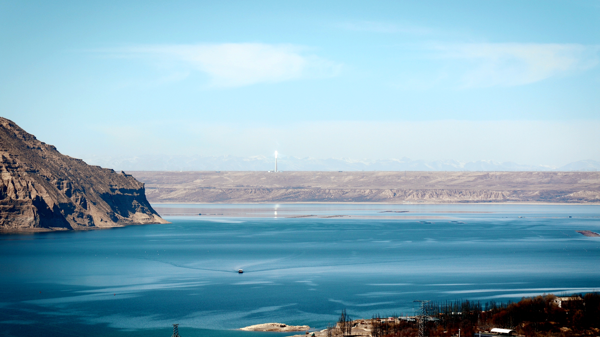 A view of Longyangxia Gorge /CGTN